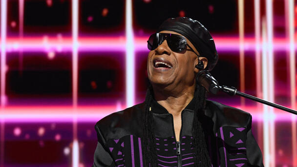 Stevie Wonder Shuts Down Rumors About Blindness: 'You Know The Truth'