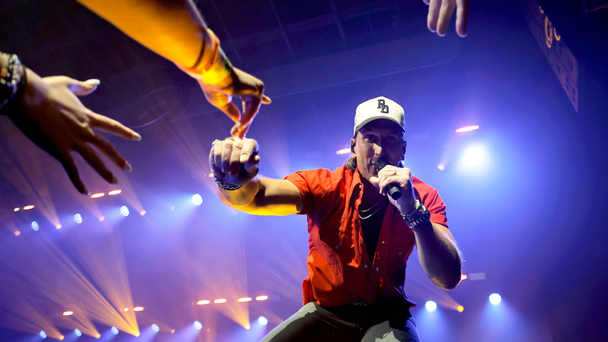 Watch Russell Dickerson's 'Over-The-Top' Energy Among Growing Crowd