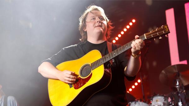 Lewis Capaldi Recalls 'Bad' Backstage Moment That Left Him 'Convulsing'