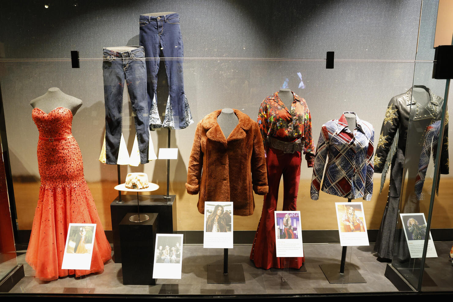 Country Music Hall of Fame and Museum Opens New Exhibition Lainey Wilson: Tough as Nails