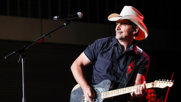 Brad Paisley Pauses Performance To Help Concertgoers With Gender Reveal