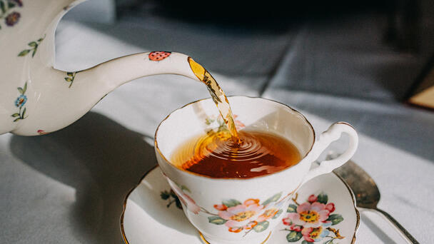 Women-Only Tea App Goes Viral For Exposing 'Red Flags' In Men