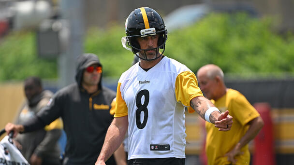 Aaron Rodgers Struggles In Steelers Training Camp Debut 