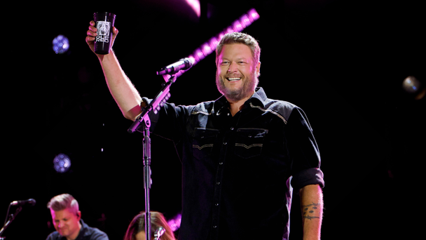 Watch 4 Blake Shelton 'Lookalikes' Hilariously Fill In For The Country Star
