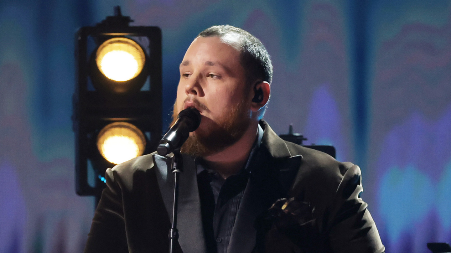 Luke Combs Gets Teary-Eyed On Stage During Emotional Tribute To His Sons