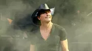 Photos Of Tim McGraw's New Look Has Fans Doing Double Takes