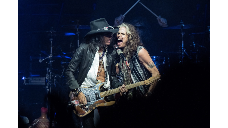 洋楽 AEROSMITH 1988 JOE'S 38TH BIRTHDAY PARTY Joe Perry Says Aerosmith Will Tour This Fall