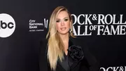 Watch: Carrie Underwood Reveals First Look At Sunday Night Football Open