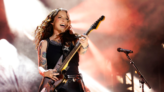 Ashley McBryde To Open 'First-Of-Its-Kind' Bar Inspired By Sobriety Journey