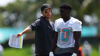 Sports - Mike McDaniel, Tyreek Hill Relationship Takes Strange Turn