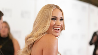 Music News - Carrie Underwood Reveals Natural Hair Color In Stunning Transformation Pics