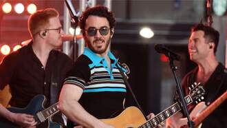 Kevin Jonas' Daughters Are 'Intense' Stage Managers In Hilarious New Video