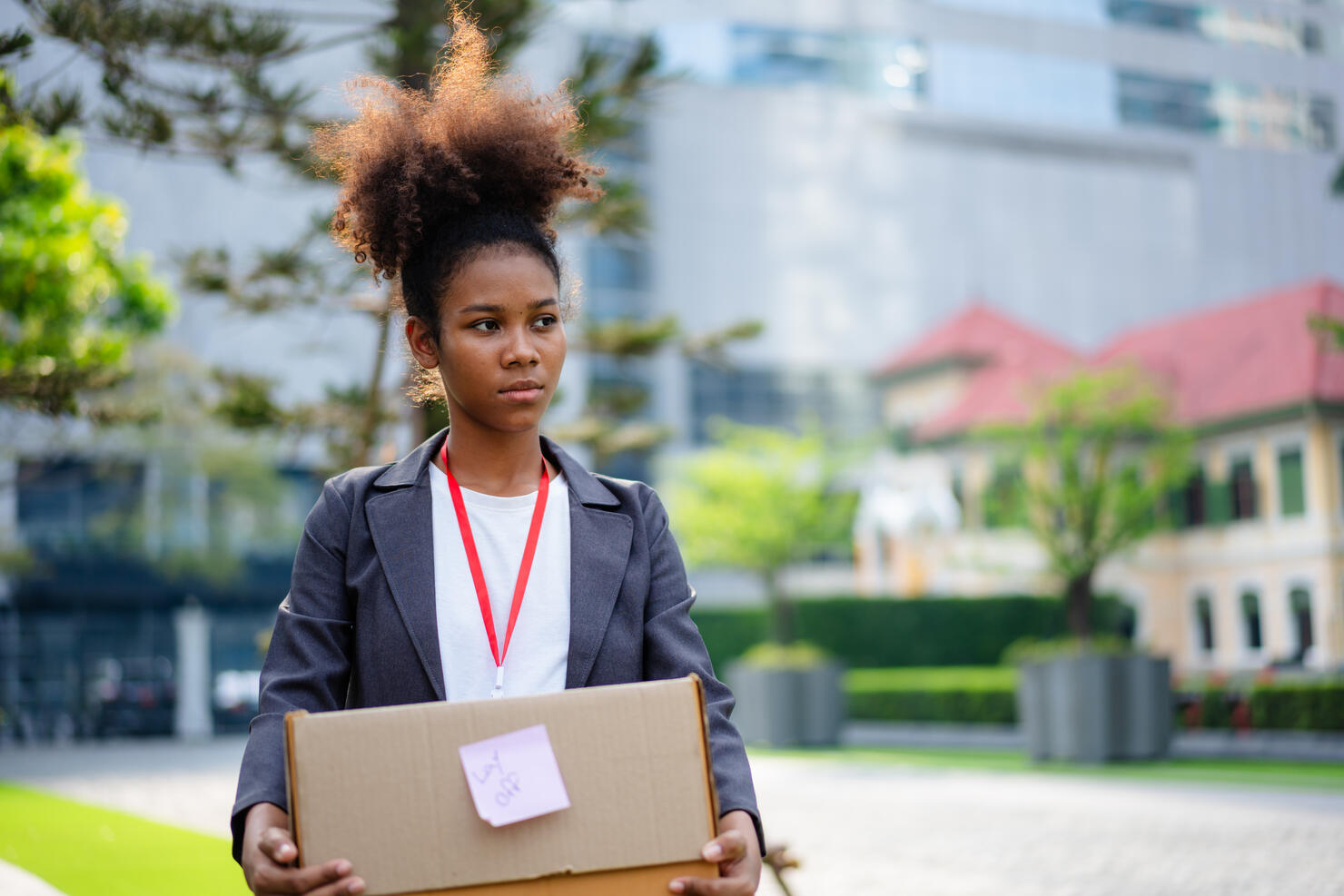 Unemployed Young businesswoman in the city