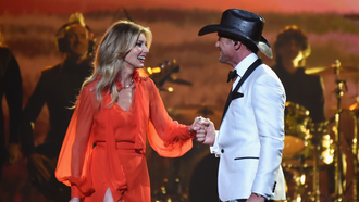 Music News - Tim McGraw Shares Throwback Photos With Wife Faith Hill In Sweet Tribute
