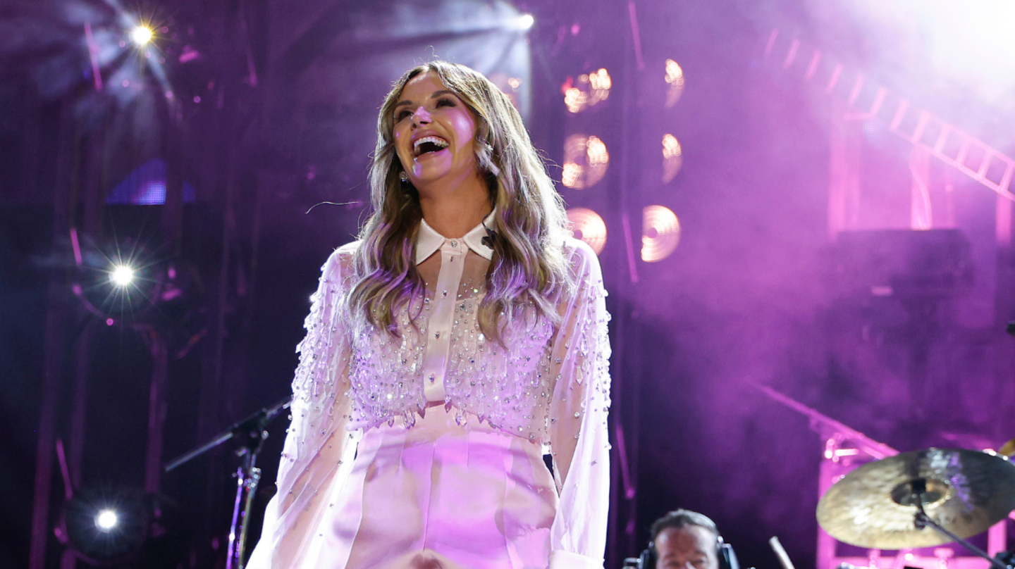 Carly Pearce Marks Sweet Full Circle Moment In Her Hometown — See Photos