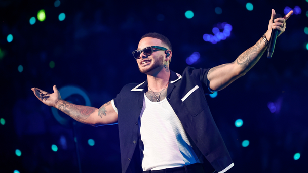 Kane Brown Shows Off Sculpted Abs In 'Insane' Fitness Transformation Photos