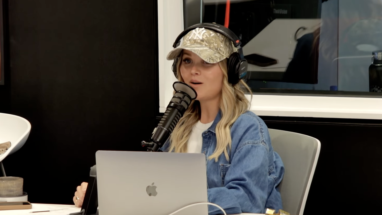 Amy’s Bank Line Fail Turned Into a Whole Scene