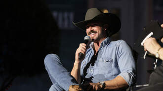 What Just Made Riley Green Turn Red?