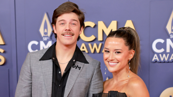 Country Star Dylan Marlowe's Wife Is Pregnant With Twins: 'Party Of 4'