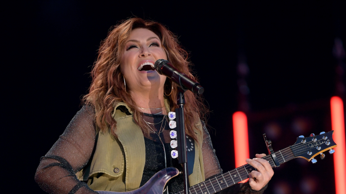 Watch: Jo Dee Messina Debuts Stunning Hair Transformation