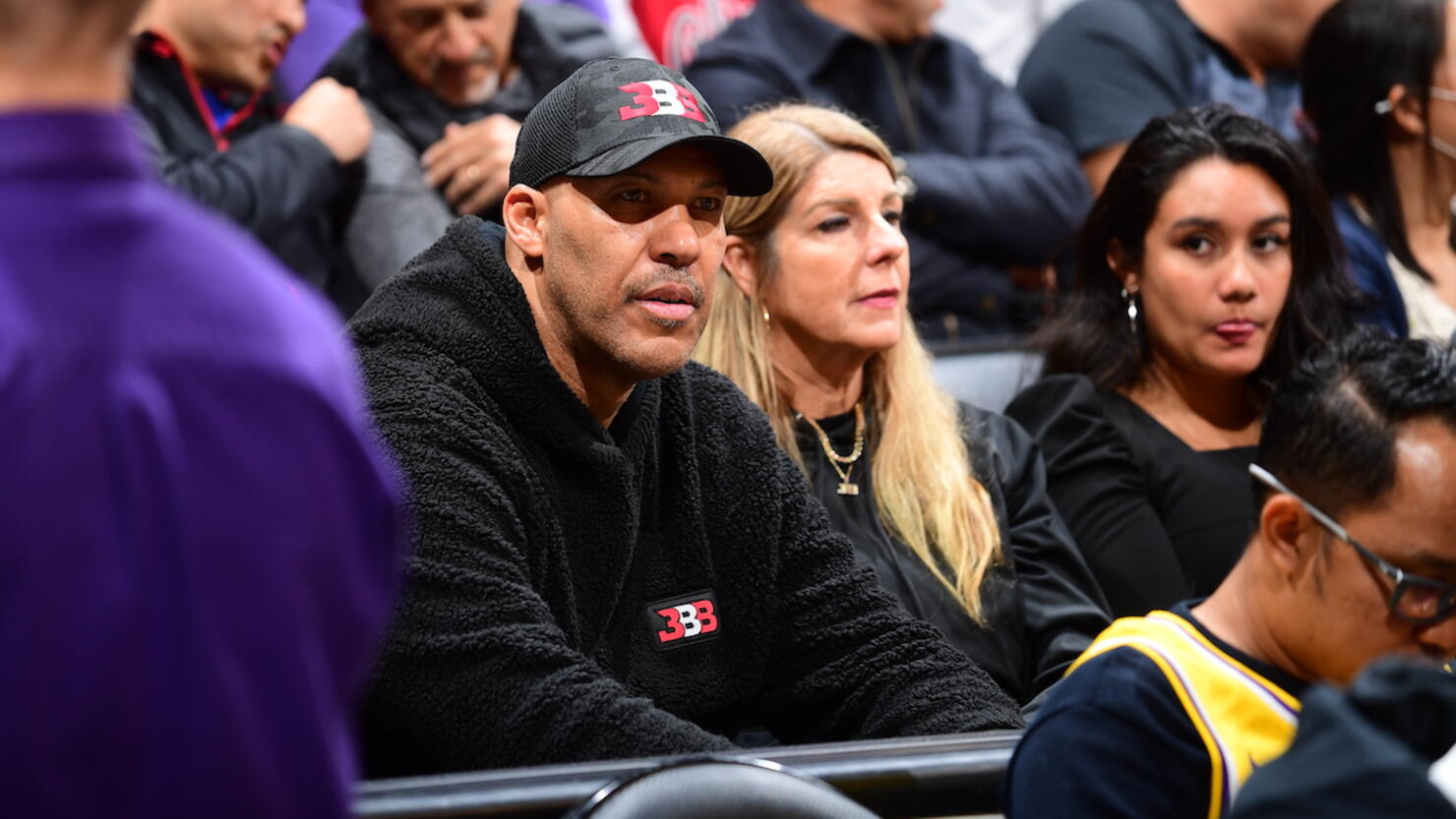 Chicago Bulls v Los Angeles Lakers
