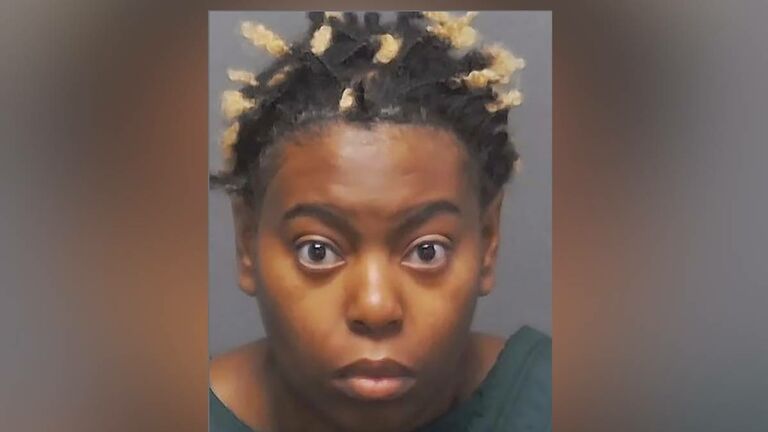 Mugshot of Tiona Islar,