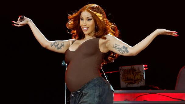 Cardi B Delivers Energetic Set While Pregnant At Global Citizen Festival