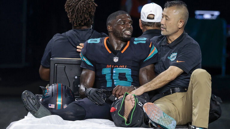 SPORTS-FBN-DOLPHINS-HILL-MI