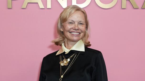 Pamela Anderson Ditches Signature Blonde Hair For Edgy New Style