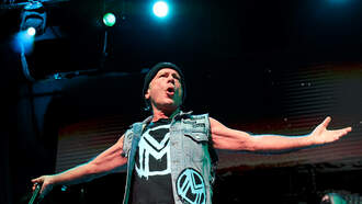 Bruce Dickinson Sings National Anthem at LA Kings Game