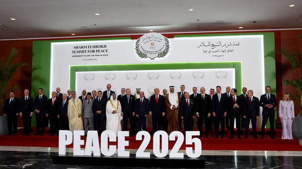 President Signs Peace Deal in Egypt 