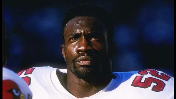 Ex-NFL Player Held At Gunpoint After Cops Mistake Him For White Suspect