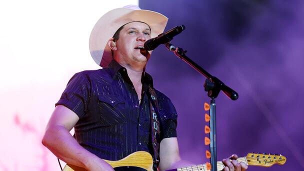 Watch Jon Pardi Talk About His Fitness Routine While Going For A Run