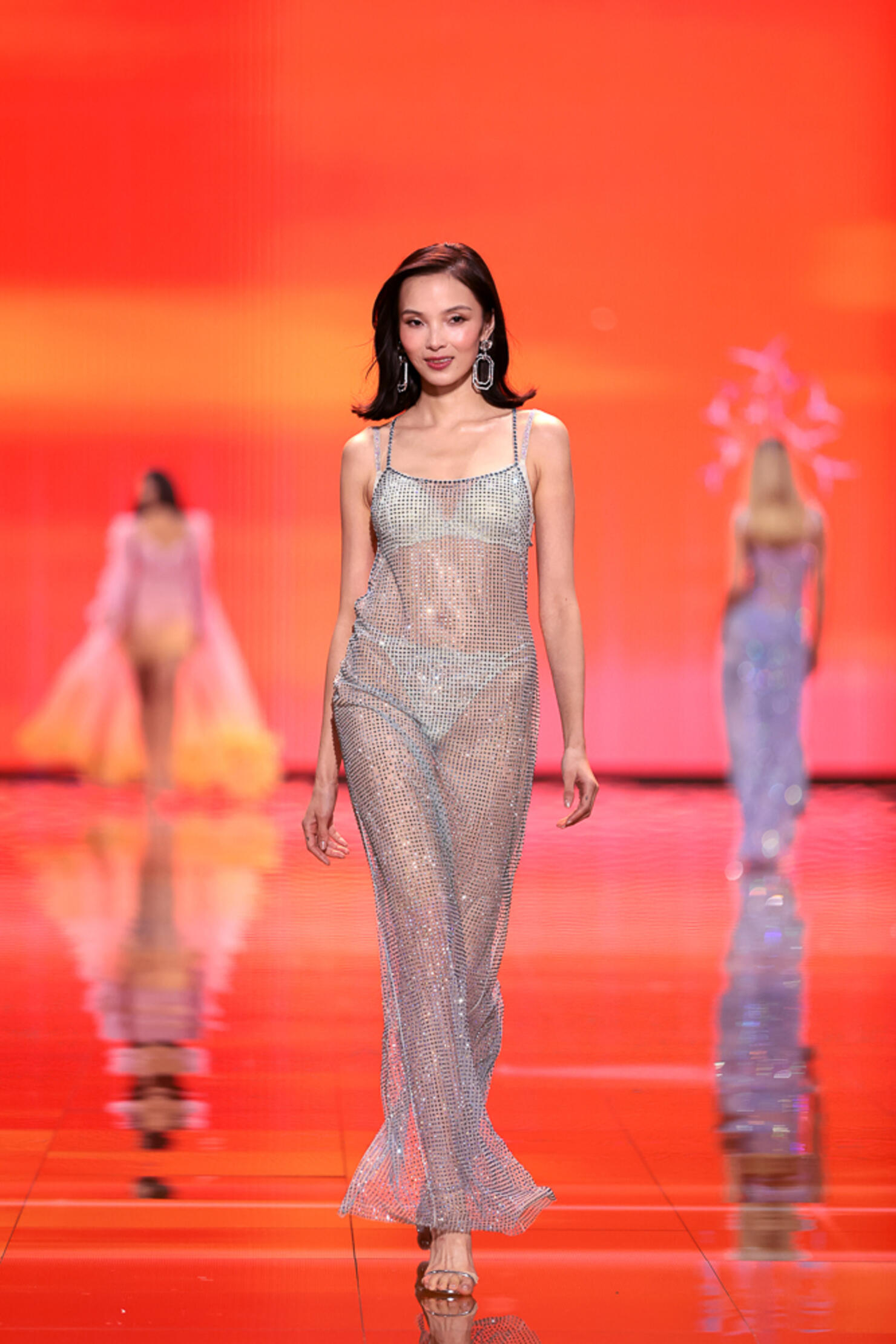 Victoria's Secret Fashion Show 2025 - Runway