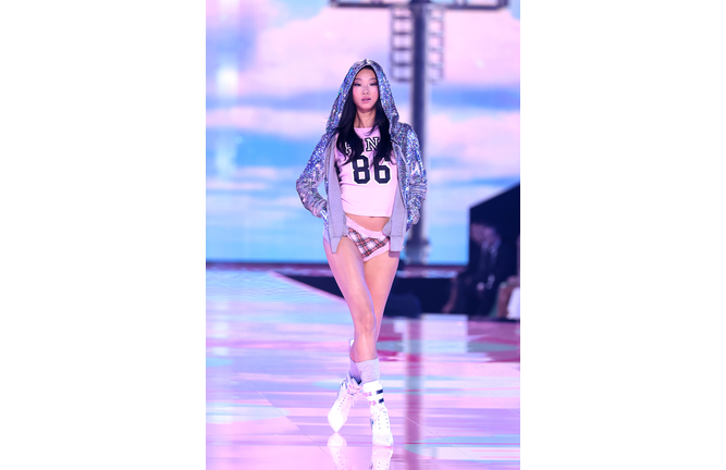 Victoria's Secret Fashion Show 2025 - Runway