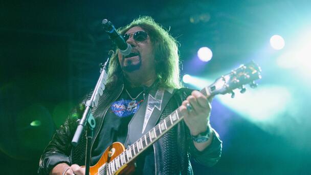 KISS Guitarist Ace Frehley Reportedly On Life Support