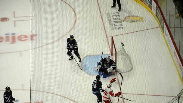 Griffins maul Moose, 5-2, to win home opener and improve to 3-0 on season