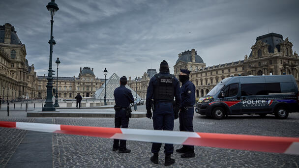 Louvre Closes Amid Heist Of 'Inestimable' Jewels