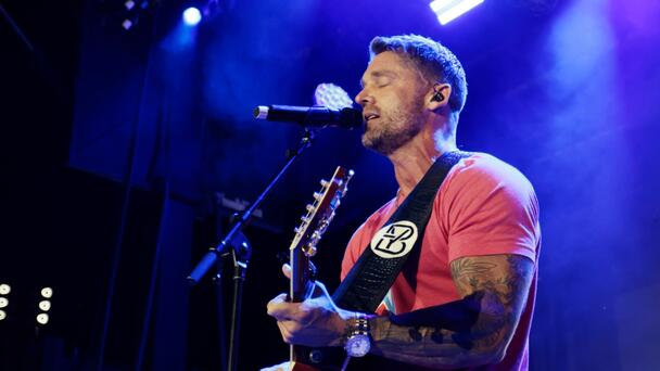 Brett Young Returns To Kelly Clarkson's Show After Baby's Gender Reveal