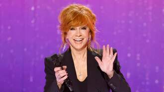 Reba McEntire Hilariously Nods To 'Queen Of Christmas' For Festive Reveal