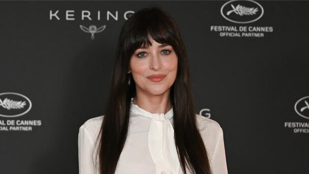 Dakota Johnson Explains The Red Flag In Men That Makes Her 'Run'