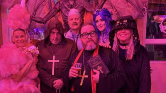 My Weekend:  Brews n Boos, Daisy's World, and Stuffed Pumpkin (recipe!)