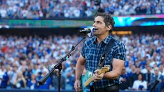 See Brad Paisley Perform The National Anthem At World Series Game 3