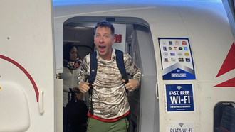 Lunchbox Mad At Airport Gate Agent After Wheelchair Debacle