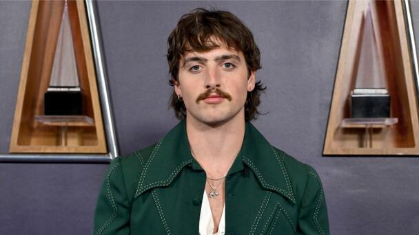 Benson Boone Shocks Fans With Shirtless Gym Pic: 'My Boy Is Ripped'