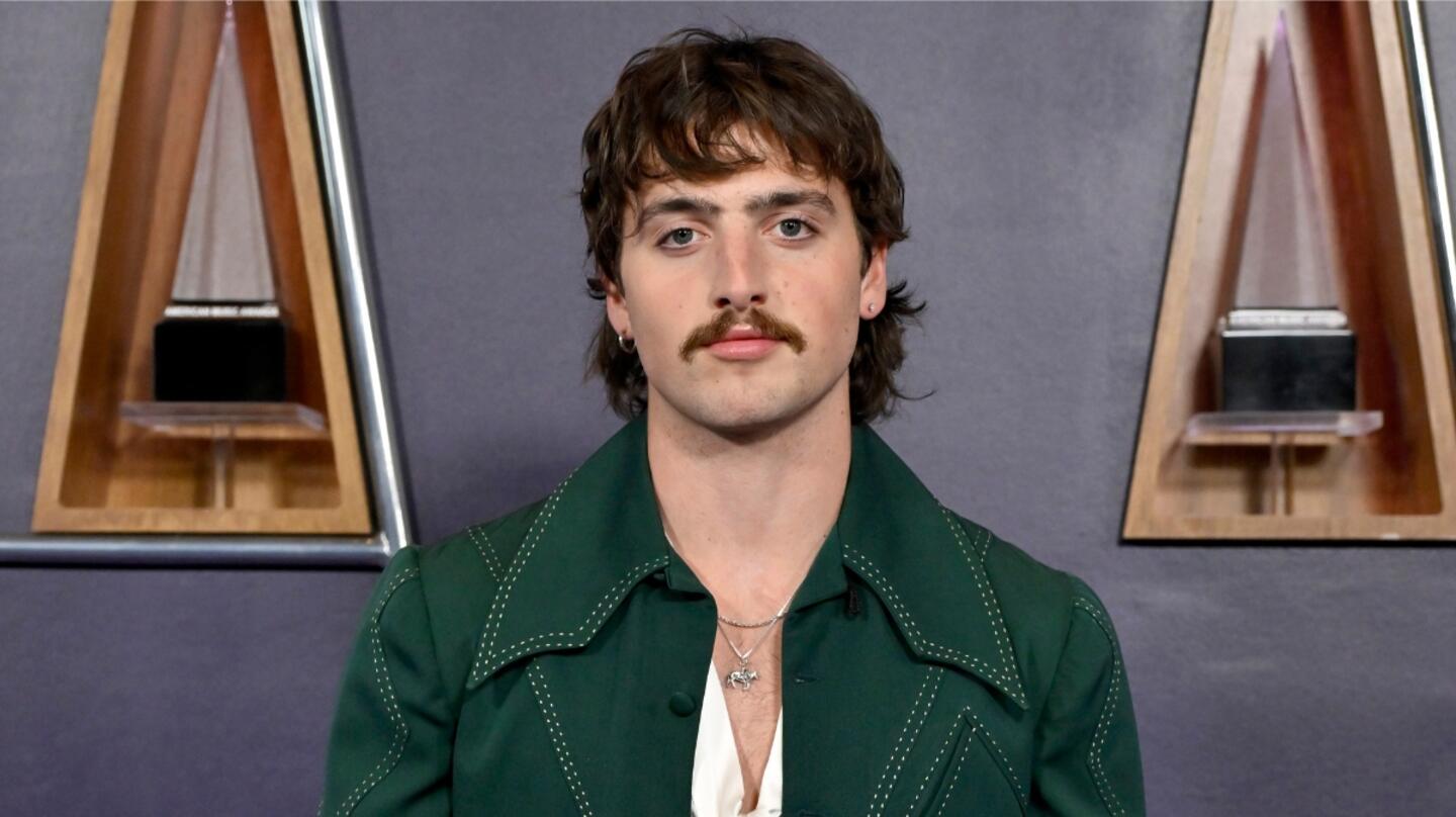 Benson Boone Shocks Fans With Shirtless Gym Pic: 'My Boy Is Ripped'