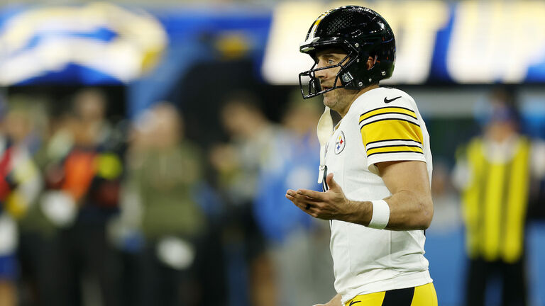 Pittsburgh Steelers v Los Angeles Chargers