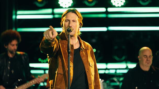 Watch Russell Dickerson Bring Irresistible Energy, Viral Hit To The Stage