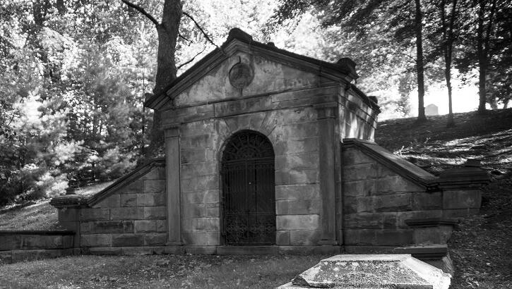 Video: Pair of Bodies Stolen from Abandoned Mausoleum in Pennsylvania 