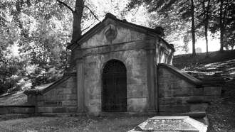 Video: Pair of Bodies Stolen from Abandoned Mausoleum in Pennsylvania 